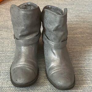 Stylish Metallic Gray Women's Boots